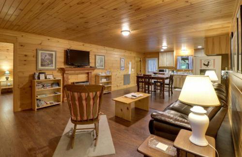 Serene and Secluded Alabama Cabin with Covered Deck! - Foto 3