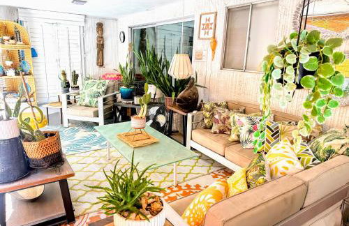 The Twin Palms Art House - vibrant, design-centric oasis, 2 mi to dowtown PS ID 3629 - Foto 3