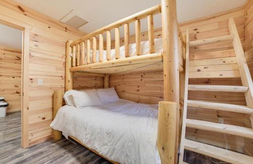 Scenic Evans Hideaway Steps to Lake Huron! - Foto 17