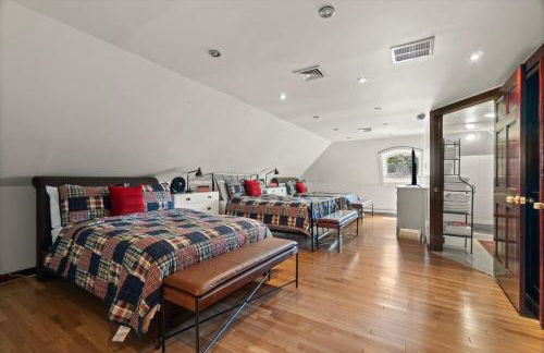 Private Resort Mansion with Pool - Foto 28