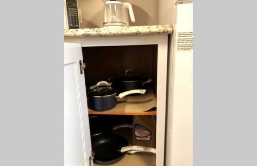 Luxury stay near Oakridge Mall for vacation/work - Foto 15