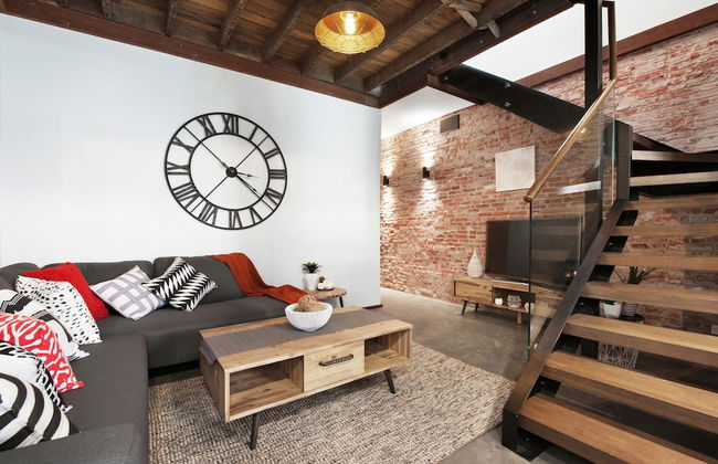 UNIQUE - New York Loft Style Townhouse - Photo 13