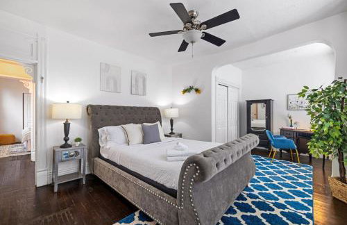 The Ultimate Fan's Retreat 5BR near all the Action - Foto 4