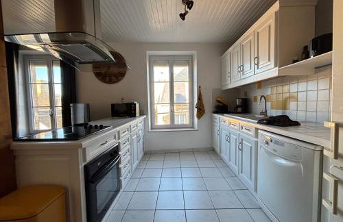 Mulberry duplex bien équipé 2 chambres petite vue sur mer plein centre d'Arromanches à 2 mn de la plage à pied et près de Bayeux au coeur des plages du débarquement - Foto 8