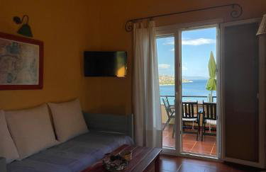 The Yellow Houses - Photo 10