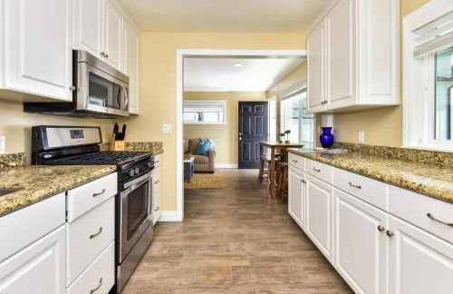 Oceanfront Back Home with View of the Sea - Photo 23