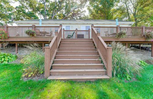 13 Mi to South Haven Lakefront Retreat with Dock! - Foto 21