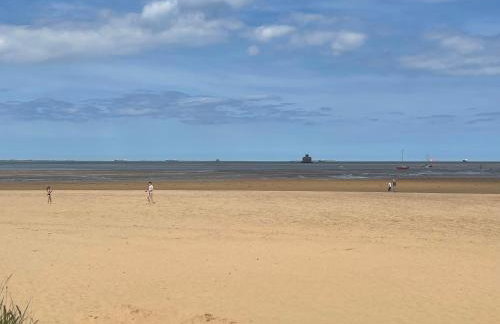 Den of Joy Humberston Fitties sleeps 6,hot tub,log burner - Foto 26