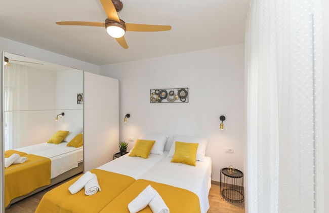 Scenic Elegant Trogir Villa With Pool - Foto 1