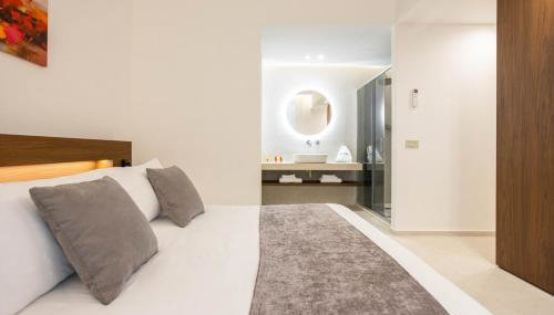 Nora's Suites - Foto 2, wardrobe
