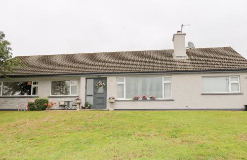 27 Pinewood Hill - Photo 2