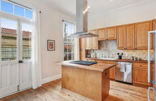 The Burgundy House #1 Steps to the French Quarter - Foto 11