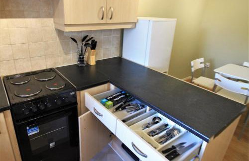 St James House - Charming 3 bed, 2 bathrooms, driveway parking, close to town centre - Photo 15