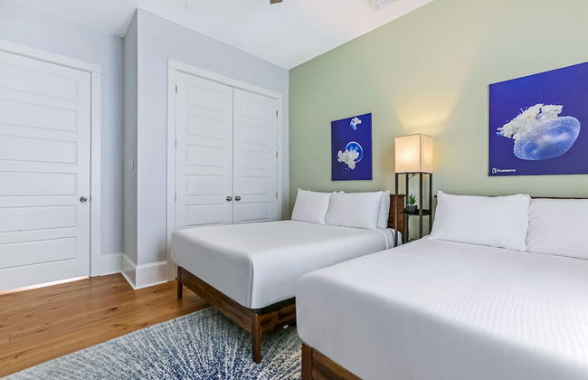 Spacious 5BR Urban Retreat with Balcony & Pool - Foto 13