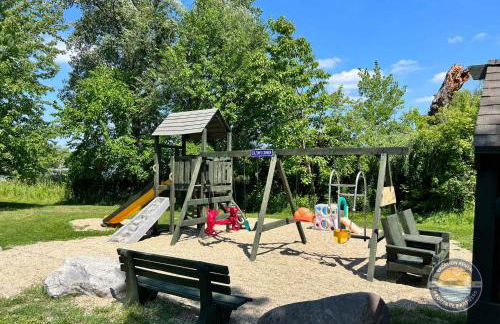 New Lake Como Retreat with Bar and Pool Table - Foto 23