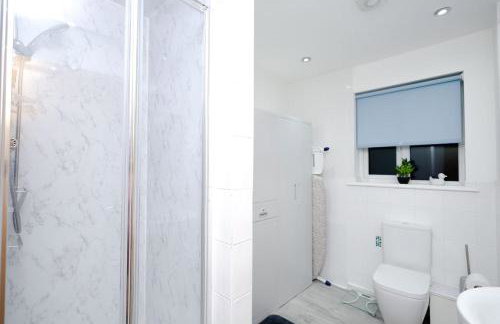 Cozy Place in Salford, Sleeps 8, 4 Bedroom, 5 Beds - Foto 37