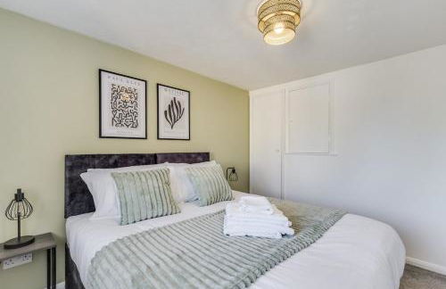 Cozy Riverside Cottage in Hertford Town with Parking - Foto 31