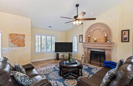 Chardonnay Charm by Avantstay Luxe Group Retreat w/ Pool Mins to Wineries - Foto 18