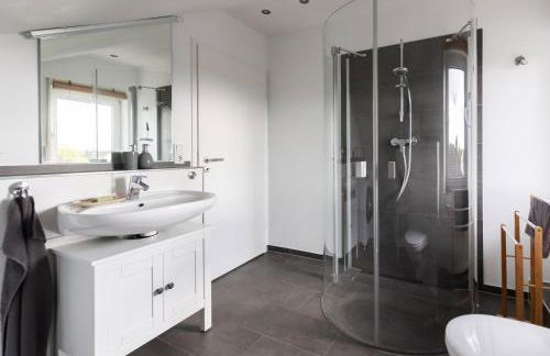 fuldaliebe - Helle Ferienwohnung mit Küche, Parkplatz, WLAN, Self Check-in - Foto 45