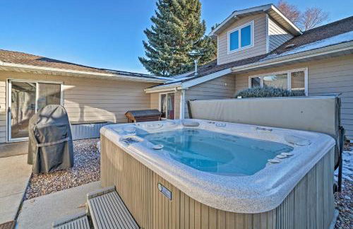 Rustic-Chic Apartment with Gas Grill 20 Mi to MSU! - Foto 3