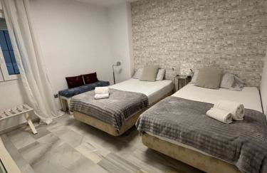 Puerto Banus Duplex Centric WaterFront 3 Bedroom - Foto 8