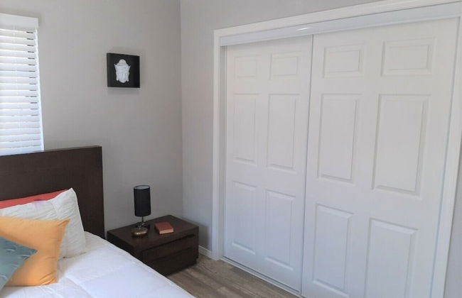 Private Bedroom Suite - Communal House near Integris Private - Photo 7