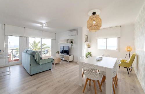 Primera linea playa Apto recien reformado Piscina - Foto 8