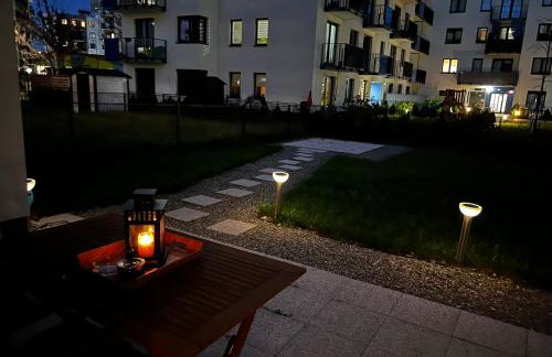 Elegant apartment with private garden, AC and garage, near airport - Foto 46