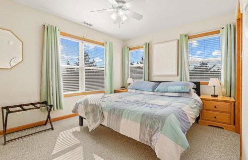 3 Bedrooms, Hot Tub, Fire Pit, and Pet Friendly - Foto 14