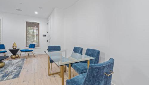 Capitol View 2 DC Townhouse Condo with Private Backyard and Garage Parking - Foto 4