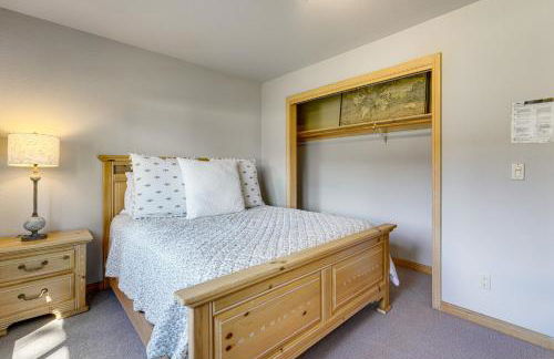 Close to Ski Slopes Tahoe Ski Chalet with Fireplace - Foto 17