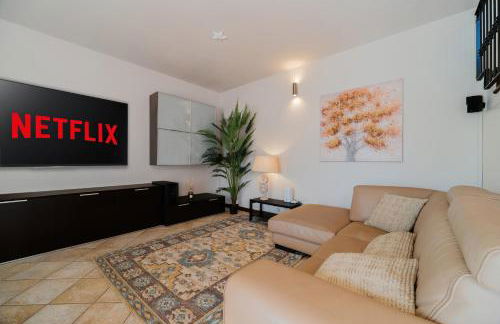 Casa di Iaio - 90m2 apt con Wi-Fi, Netflix, Home Cinema & Parcheggio Privato incluso - Foto 9