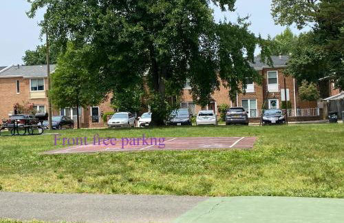 Charming 3bd Alexandria House, 11 miles to DC, Nice front view - Foto 45