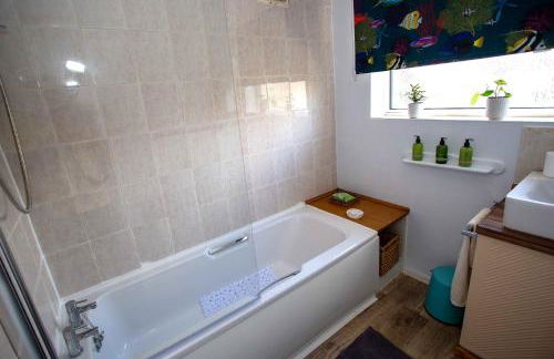 NEC, BHX Cosy 3 Bedroom House with Parking - Foto 44