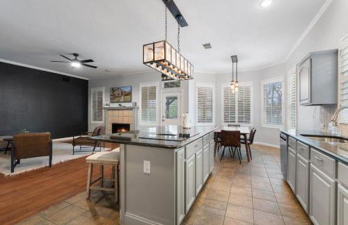 Heated Pool PoolTable HotTub Sleeps 16 Renovated - Foto 17