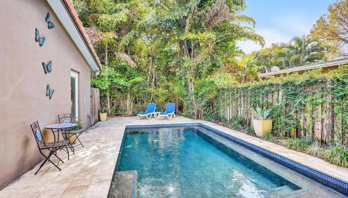 Heated pool, parking, 5 min walk to food and fun! - Foto 2