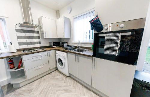 Spacious 2Bed - Great for Contractors - Driveway&Garden - Foto 31