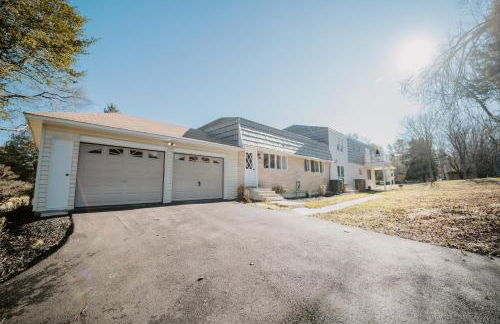 Spacious 5BR 3BA Free Parking Minutes to DC with Pool - Foto 34