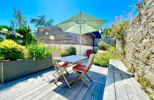 300 m Plage et Centre Ville - Parking Privatif et Gratuit sur Place - Terrasse Bois - Foto 5