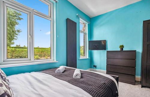 Large 3BDR House By Vista Stays Short Lets & Serviced Accommodation Glasgow With Pool Table & Free WiFi - Foto 12