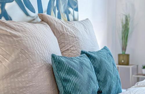 Gemütliche Ferienwohnung mit 2 Schlafzimmern, kostenfreiem Parkplatz, modernem Bad, Küche, Waschmaschine & Trockner - Foto 17