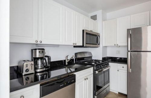 UES 1br w elevator doorman nr Central Park NYC-1186 - Foto 6