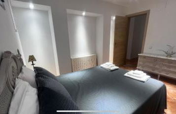 Villa Oasis entre Viñedos cerca de Barcelona con A A y piscina climatizada - Foto 24