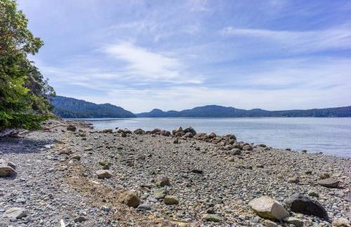 Luxe Beachfront, Hot Tub, Kayaking, Walk to Town - Foto 35