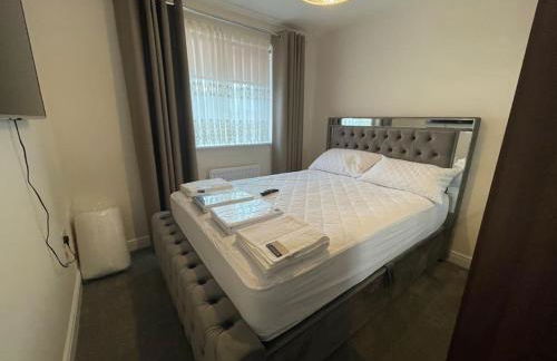 MODERN 4 BEDROOM HOUSE WITH GARDEN & PARKING - Foto 39