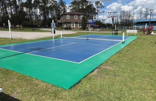 Lakefront Mansion on 10 Acres - Sleeps 15-45 - Foto 16