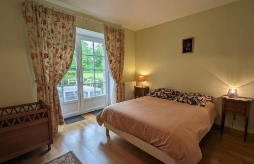 Maison de charme avec piscine couverte, vélos, barque et coin pêche, proche Châteauroux et George Sand - FR-1-591-168 - Foto 13