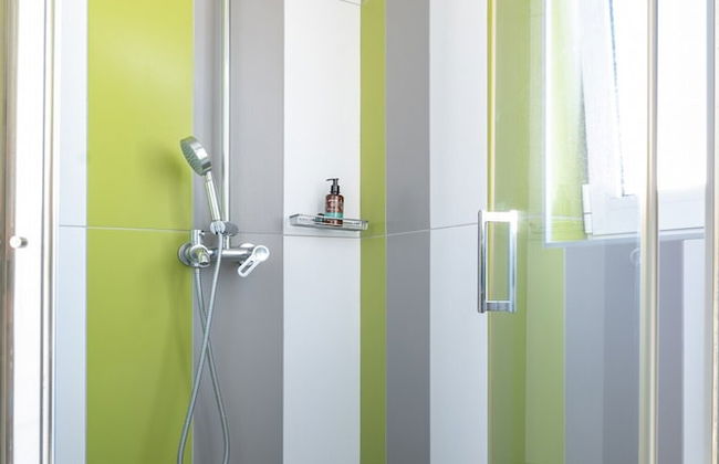 Seabreeze Villa - with Jacuzzi & heated pool - Photo 29