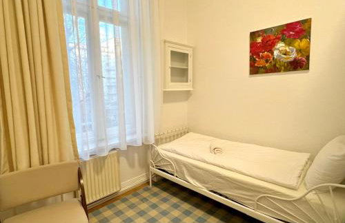 KuDAMM Charming Old Home,4-9 ppl,Family Friendly,Wifi,Savignyplatz - Photo 3
