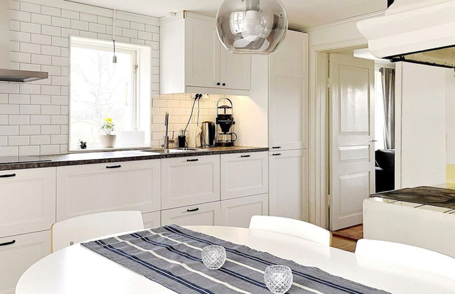 4 Star Holiday Home in BRO - Photo 7